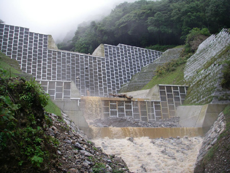 西之貝戸川5号砂防えん堤 1
